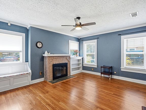 5th image of 2215 Primrose Ave