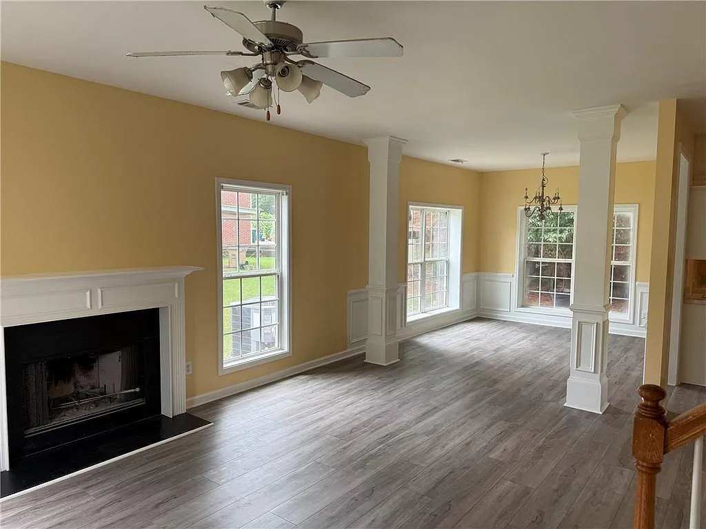 4 bed, 2.5 bath, 2142 sqft, $2,400 — Photo 4