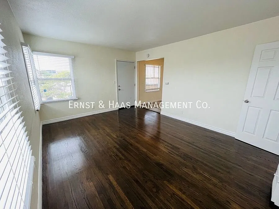 Wonderful 1-Bedroom Apartment in Prime Long Beach! — Photo 2