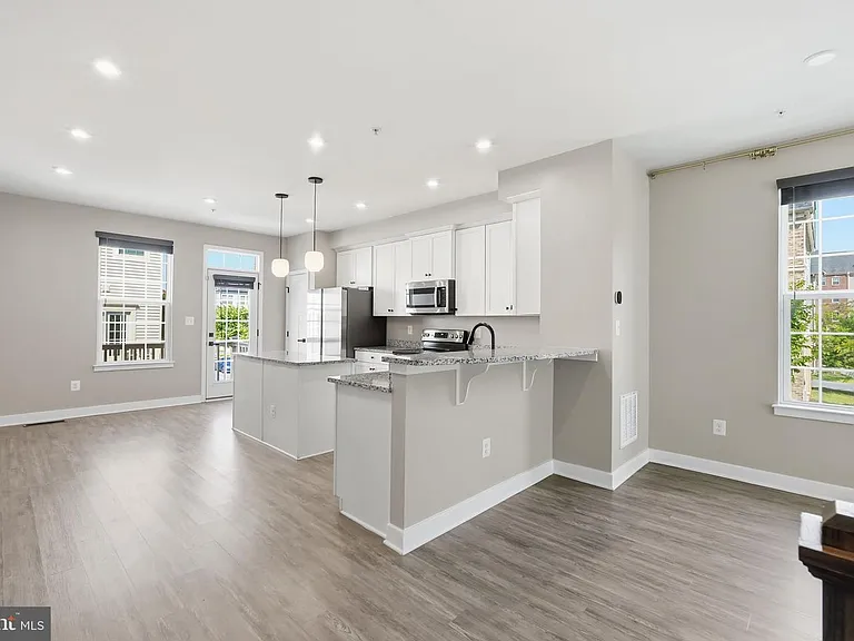 8110 Miner St — Photo 17
