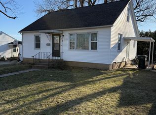 2116 Washington St, Cedar Falls, IA 50613