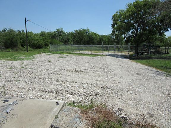 3rd image of N Highway 181 & Fm