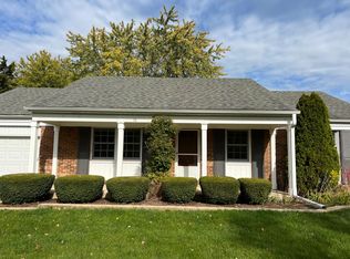 10 Whitehall Ct, Buffalo Grove, IL 60089