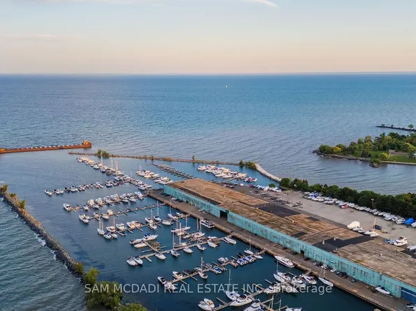 28 Ann St E #301, Mississauga, ON L5G 0E1