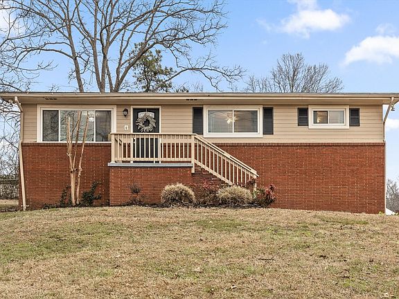3rd image of 268 Lawrence Dr