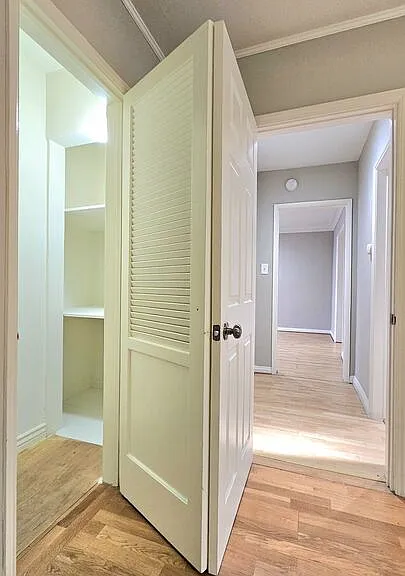 1022 S Norton Ave #B — Photo 24