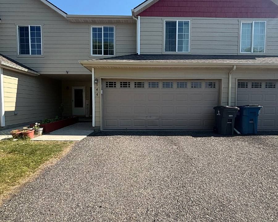 1st image of 944 N River Rock Dr