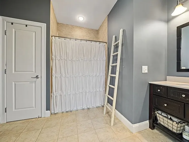 37 Coffey St #2 — Photo 2