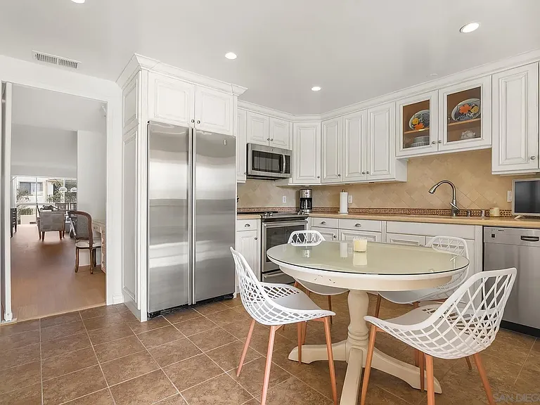 939 Coast Blvd #5G — Photo 22