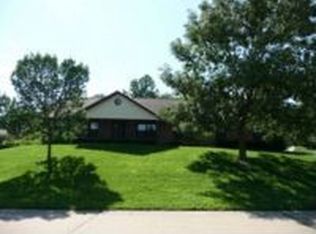 978 Forest View Dr, Columbia, IL 62236