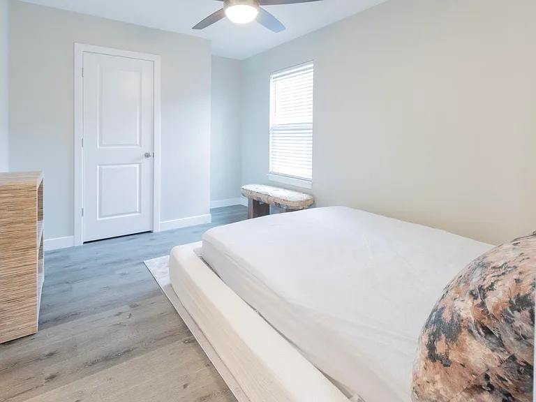 2825 Emery Dr — Photo 33