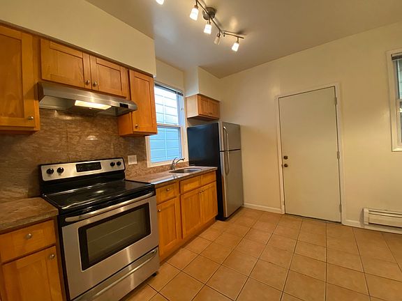 5th image of 1324 Jackson St #4