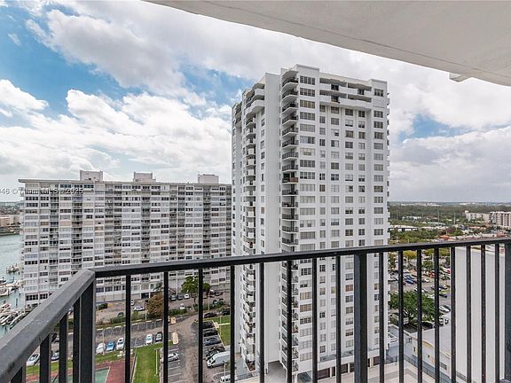 3rd image of 2780 NE 183rd St APT 1810