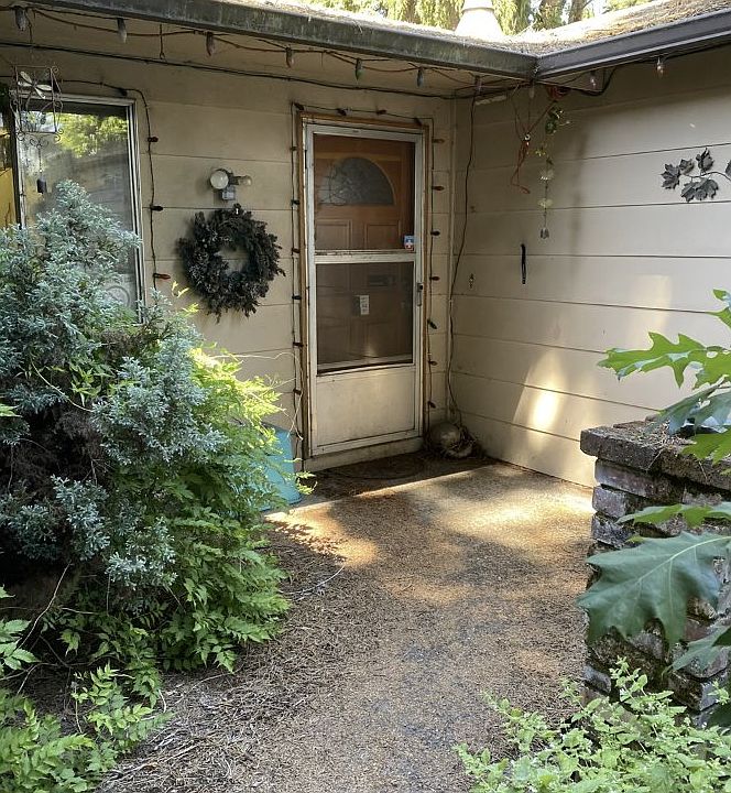 1st image of 658 W Fairview Dr