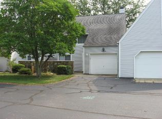 330 Yorktown Pl, Vermilion, OH 44089