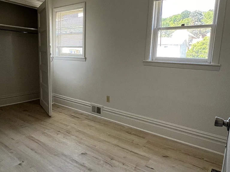 960 4th Ave #3 — Photo 10