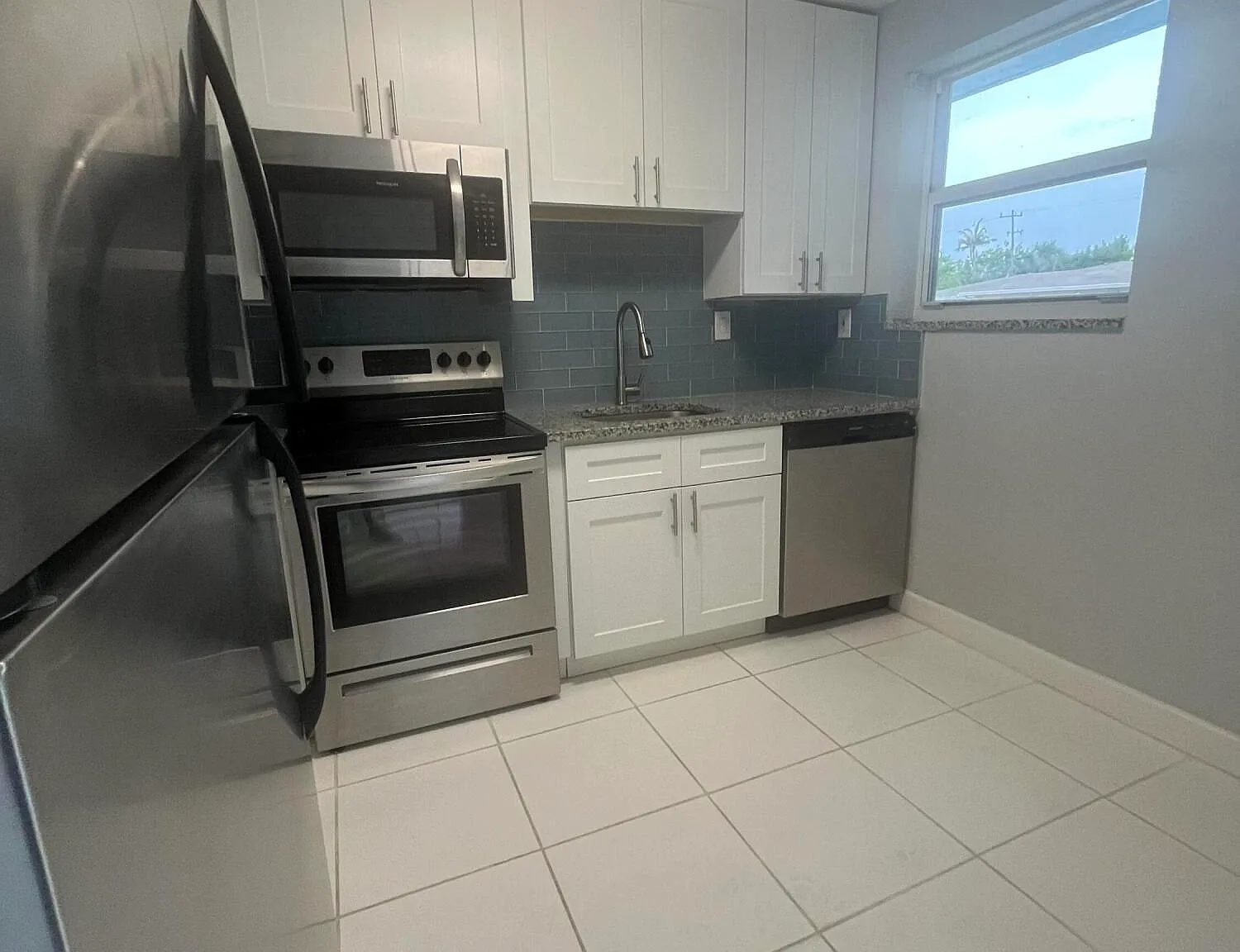 1001 SE 3rd St — Photo 3