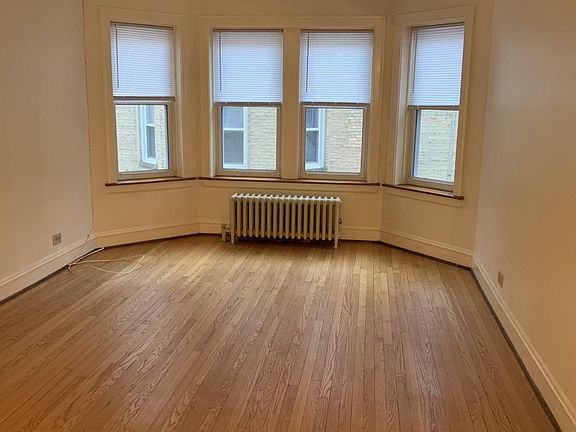 3rd image of 1434 W Thome Ave APT 1B