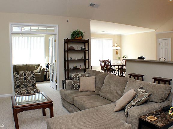 5th image of 35 Kendal Ct