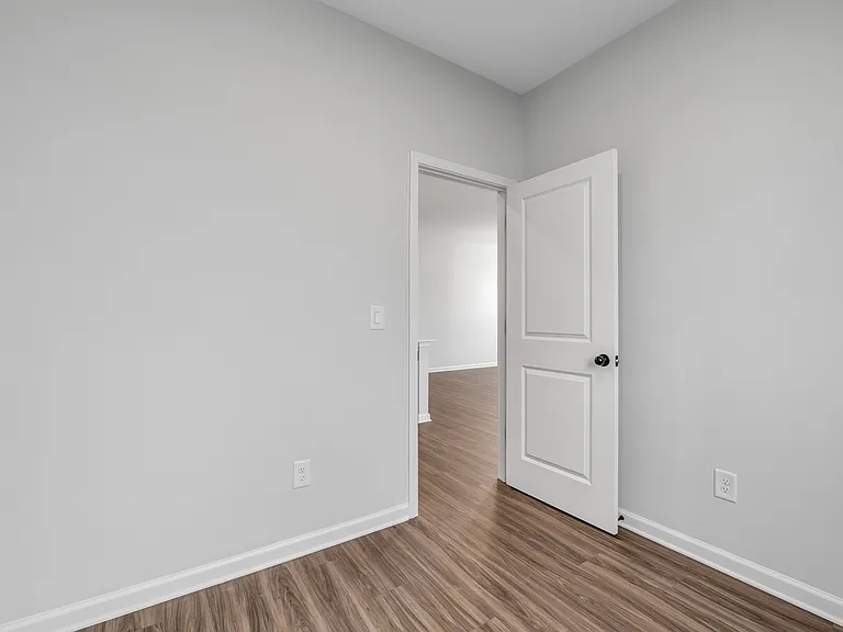 801 York Aly — Photo 19
