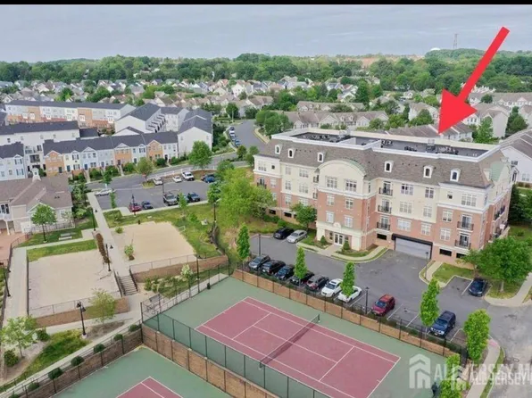 6301 Fernandez Ct, Parlin, NJ 08859