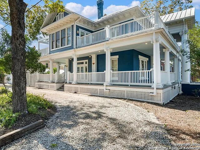 702 W French Pl — Photo 3