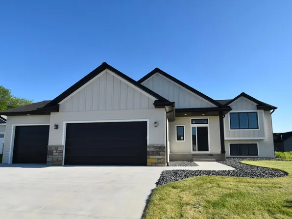 1303 15th St NE, Kasson, MN 55944