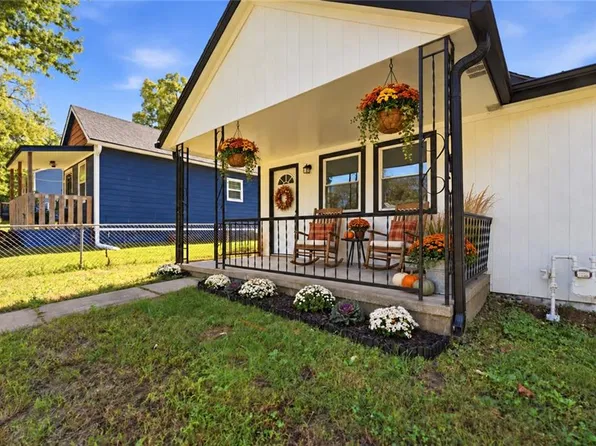 817 Pawnee St, Leavenworth, KS 66048