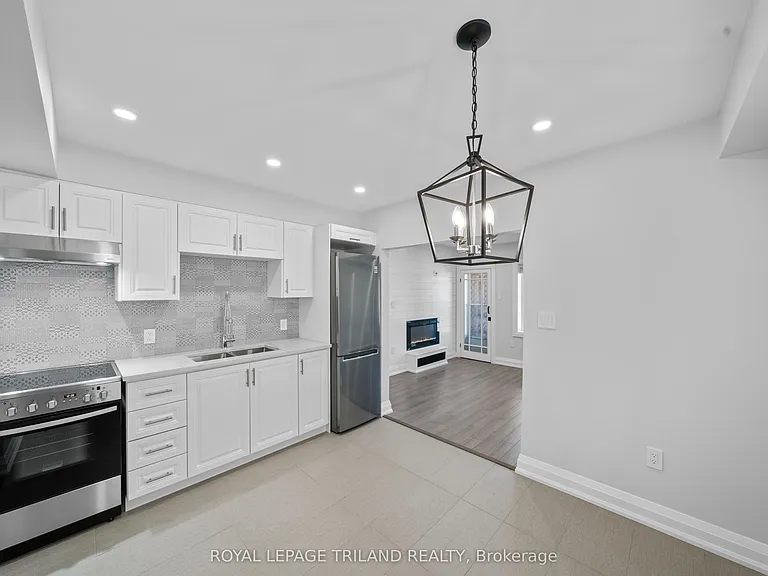 15 Balmoral Ave S #4 — Photo 9