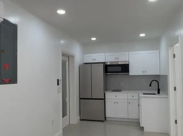 2260 Ashberry Cir #1, Sarasota, FL 34234