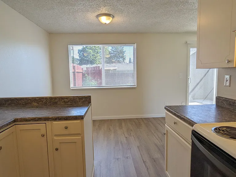 7815 NE 117th Ave — Photo 14