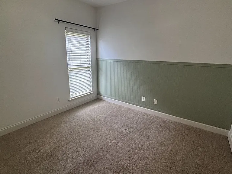 182 Sharpe St — Photo 14