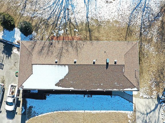 5th image of 2204 Wilson Ave