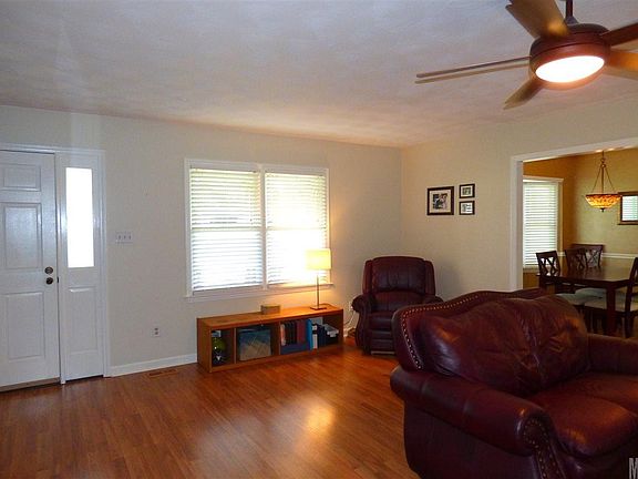 5th image of 1236 31st Street Pl NE
