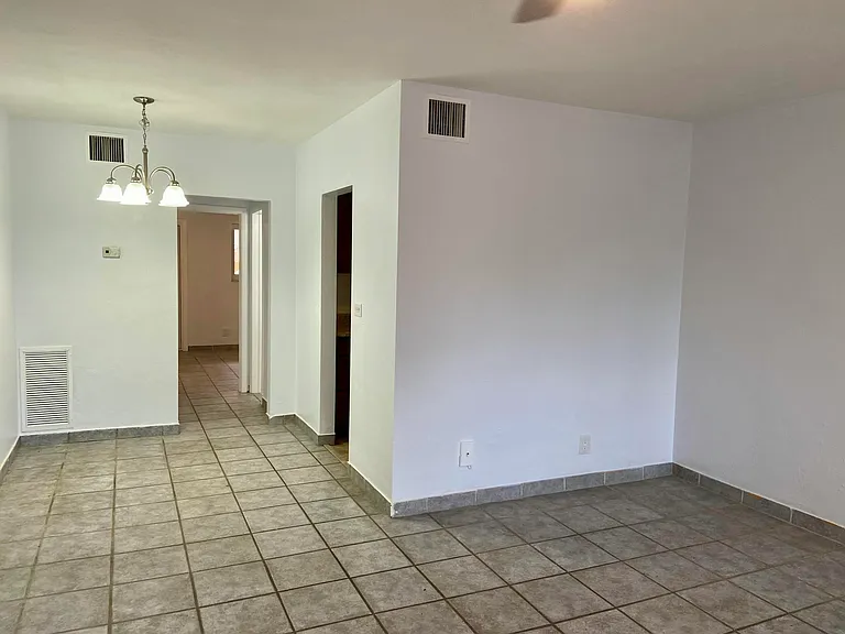 2909 Middle River Dr #105 — Photo 17