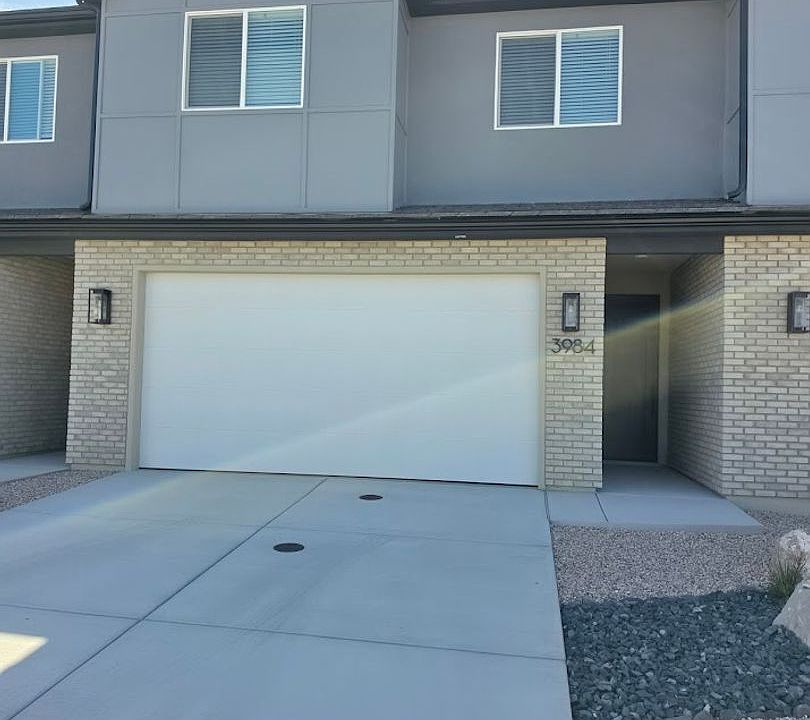 1st image of 3984 E Fossil Way
