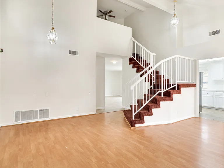 5585 Osborne Ct — Photo 5