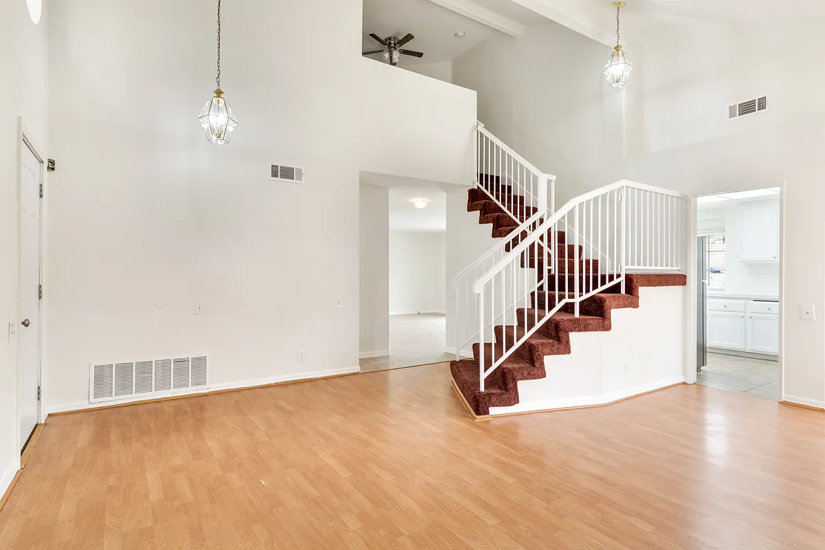 Building Photo - 5585 Osborne Ct
