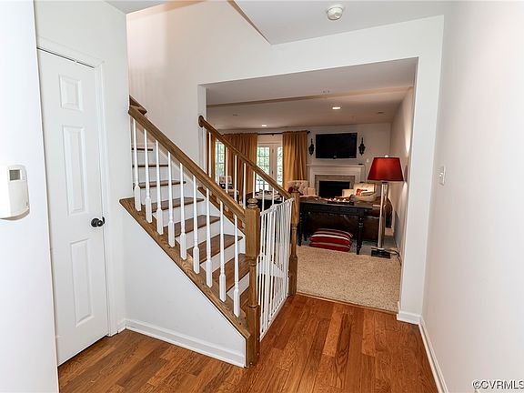 3rd image of 224 Siena Ln