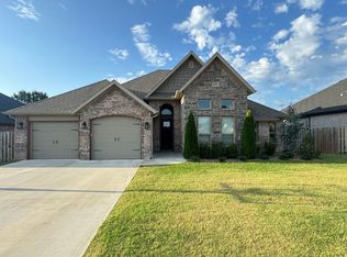 5806 W Red Maple Dr, Rogers, AR 72758