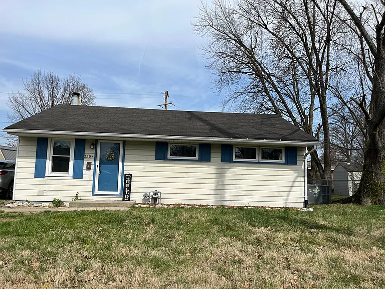 2204 Pollack Ave — Photo 3