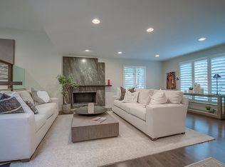 9954 Fieldcrest Dr, Omaha, NE 68114