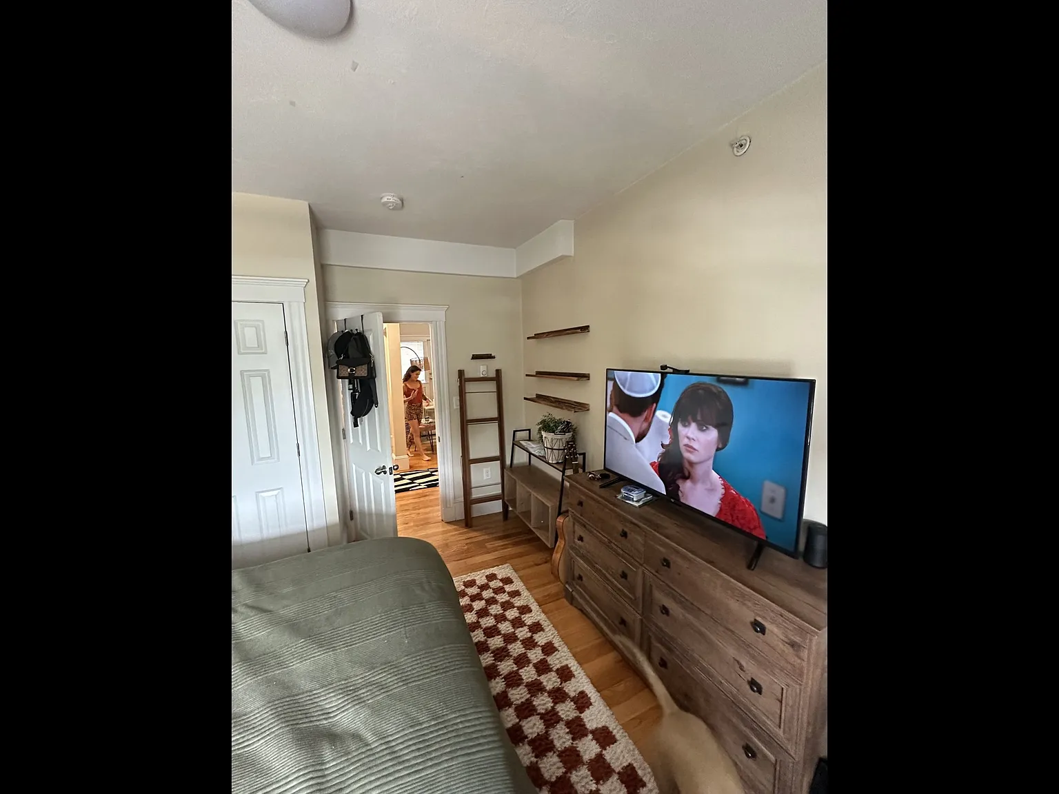 2 bed, 1400 sqft, $2,500 — Photo 4