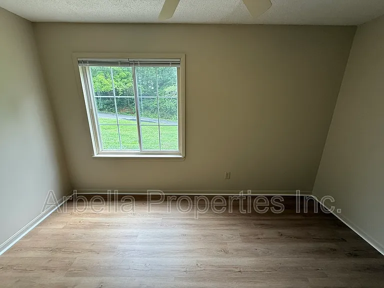 103 S Beech St #15 — Photo 10