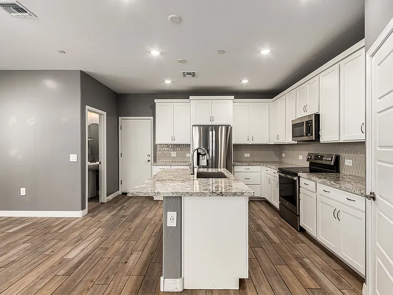 1849 E Chelsea Ln #101 — Photo 2