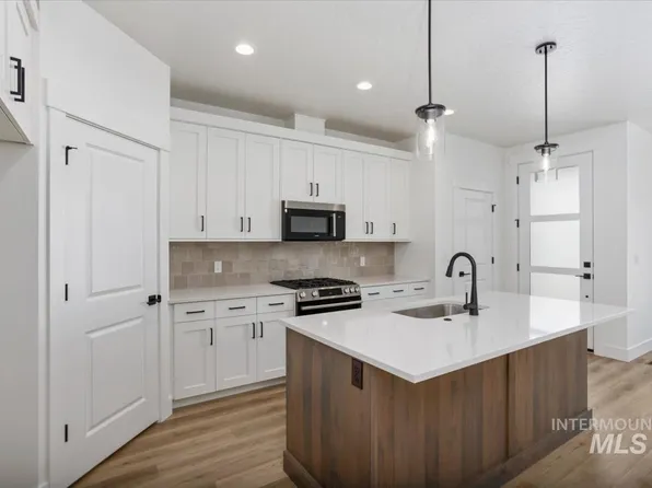 772 S Calhoun Ln, Star, ID 83669