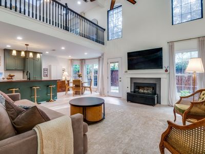 9356 Riverwalk Ln, Irving, TX, 75063