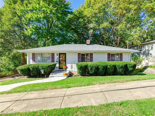 548 Gibbs Rd, Akron, OH 44312