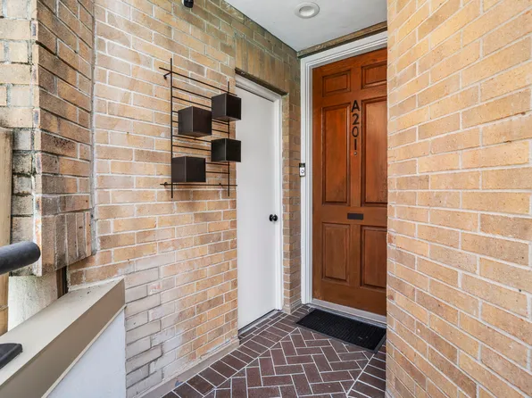 5200 Weslayan St APT A-201, Houston, TX 77005