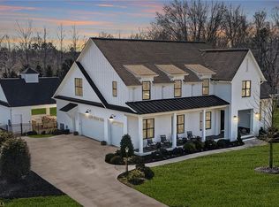 8407 Wolf Ridge Trl, Oak Ridge, NC 27310